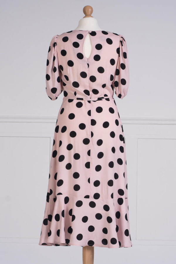 z kolekcji PRE-SPRING 2021, w grochy, ciekawa.